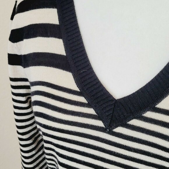 Pink Rose Black and White Stripe V-Neck Pullover Sweater Size Large - Picture 5 of 8